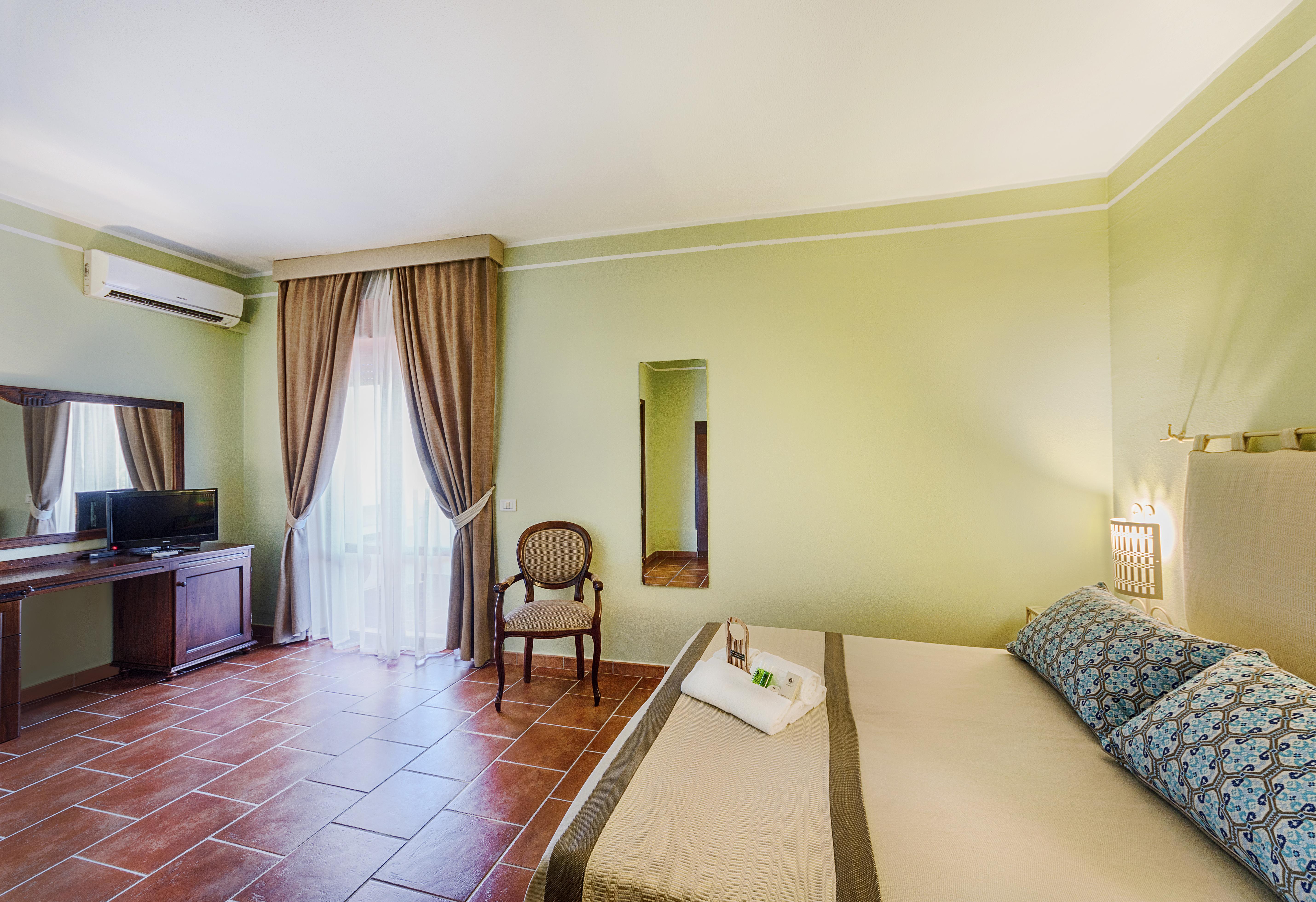Colonna Palace Hotel Mediterraneo Olbia Exterior photo