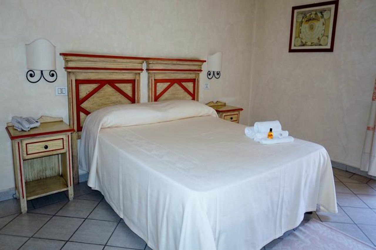 Colonna Palace Hotel Mediterraneo Olbia Exterior photo