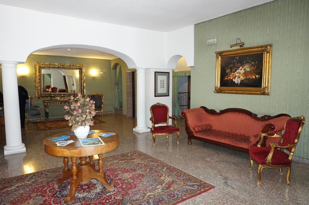 Colonna Palace Hotel Mediterraneo Olbia Exterior photo